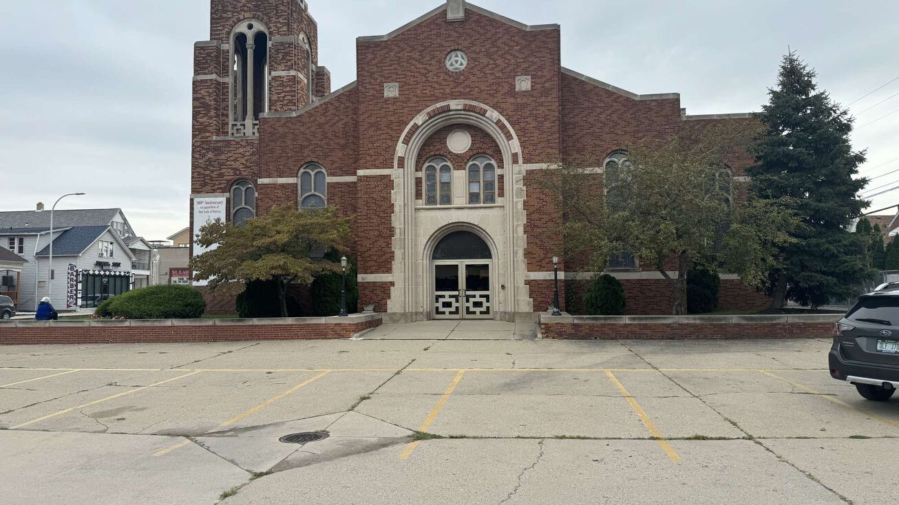 2730 Caniff St, Hamtramck, MI 48226