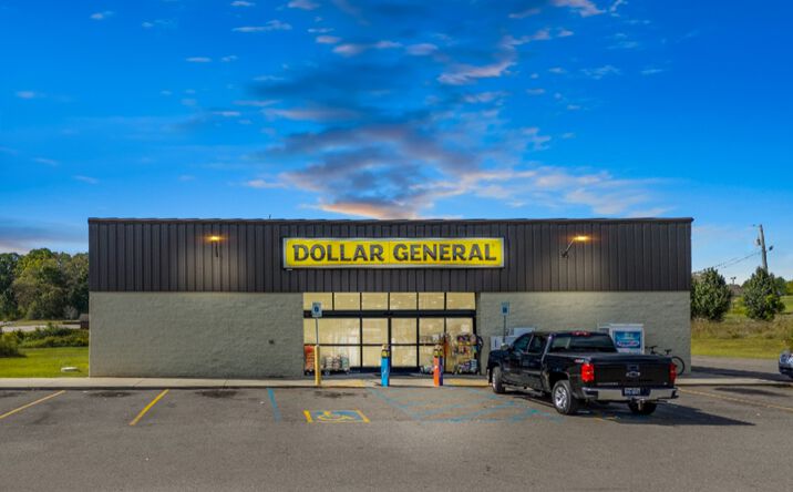 Pictures of Retail property located at 1030 Congress Pkwy N, Athens, TN 37303 for sales - image #1