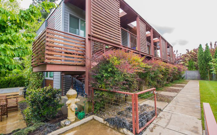 Pictures of Multifamily property located at 638 SE 26th Ave, Portland, OR 97214 for sales - image #1