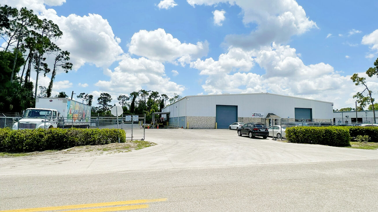 2236 Hemingway Dr, Fort Myers, FL 33912