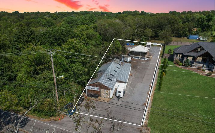 Pictures of Mixed Use, Office, Retail, Self Storage property located at 1455 Neelys Bend Rd, Nashville, TN 37115 for sales - image #1