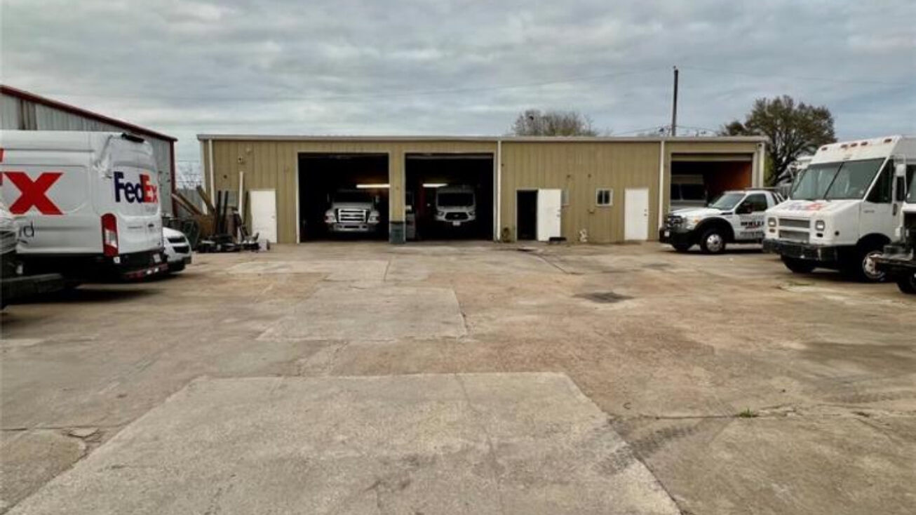 6715 Almeda Genoa Rd, Houston, TX 77075