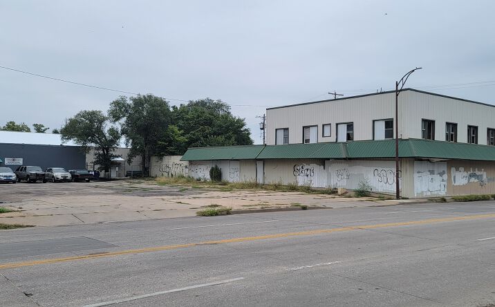 Pictures of Industrial, Office, Retail property located at 914 E Harry St, Wichita, KS 67211 for sales - image #1
