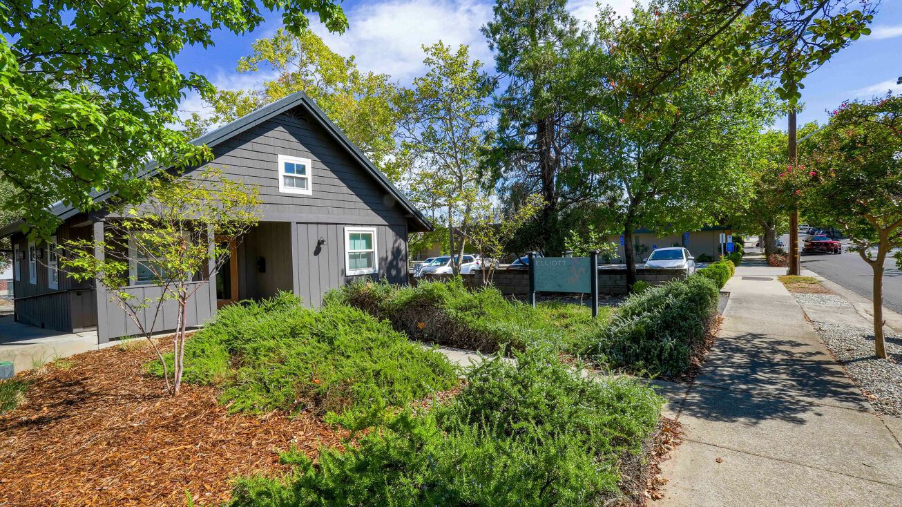 1257 West St, Redding, CA 96001