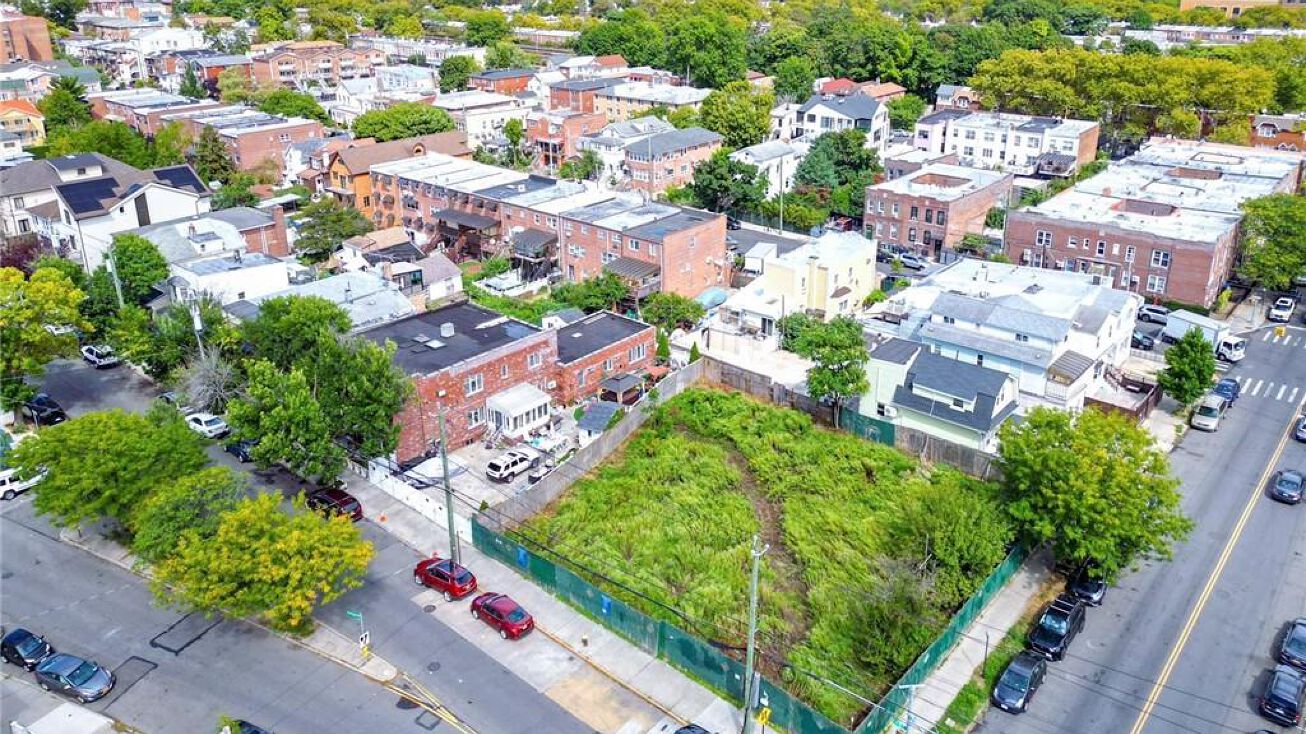 2481 East 13th Street, Brooklyn, NY 11235