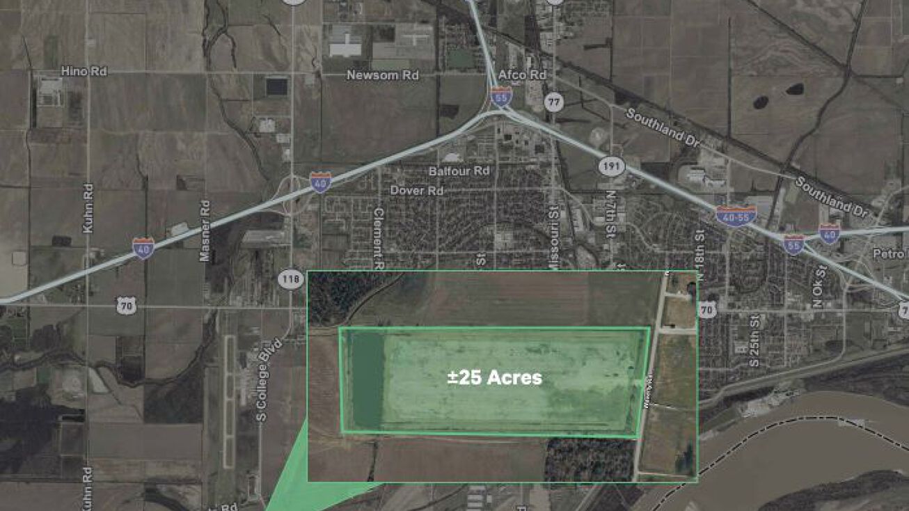 2001 Waverly Rd, West Memphis, AR 72301