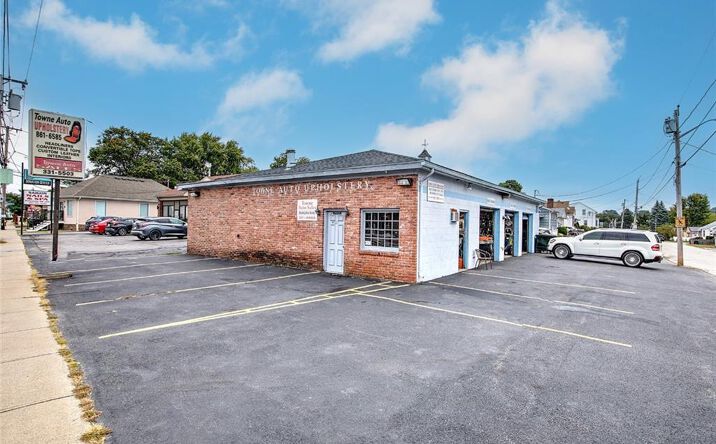 Pictures of Land, Retail property located at 627 Killingly Street, Johnston, RI 02919 for sales - image #1