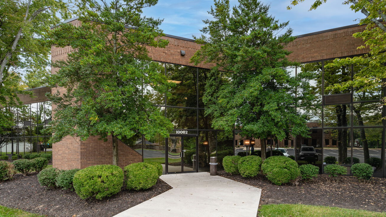 10002 Shelbyville Rd, Louisville, KY 40223