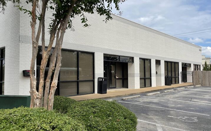 Pictures of Office, Retail property located at 1695 Bonnie Ln, Memphis, TN 38016 for sales - image #1