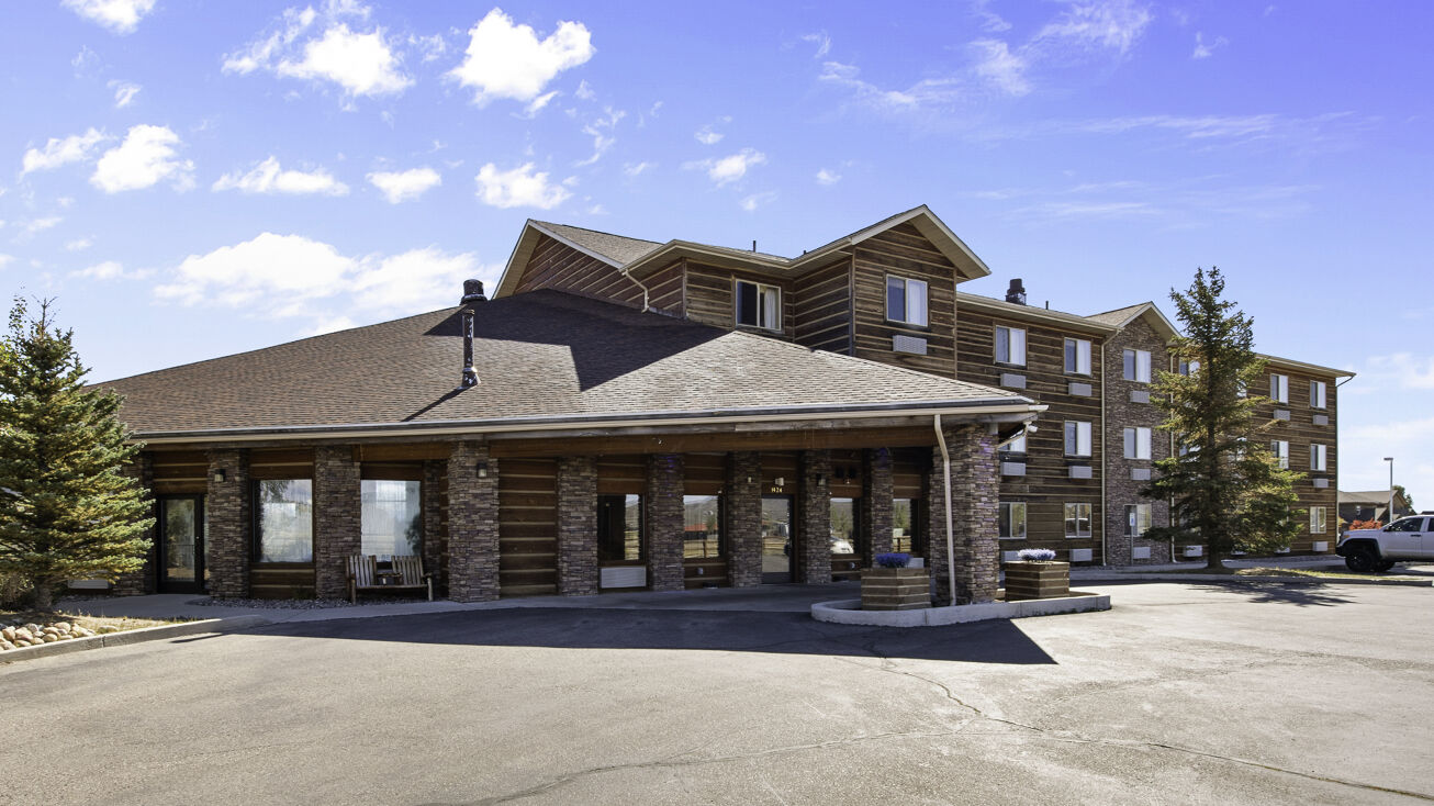 Pictures of Hospitality property located at 1424 W Pine St, Pinedale, WY 82941 for sales - image #1