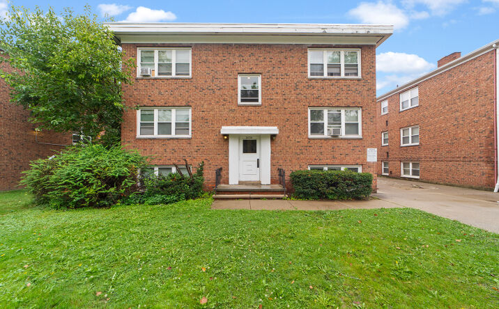 image of property at 3030 S MORELAND BLVD Cleveland OH 44120-2758