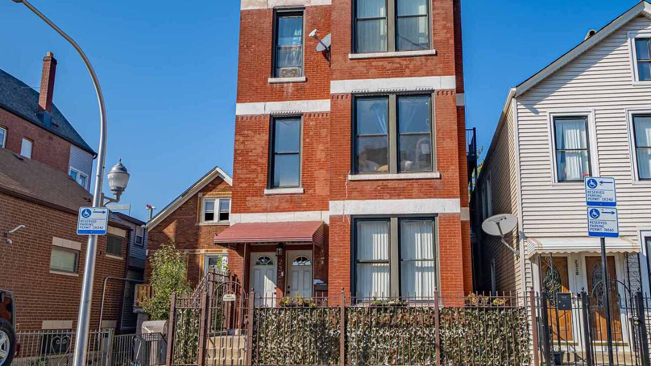 2320 W 21st St, Chicago, IL 60608