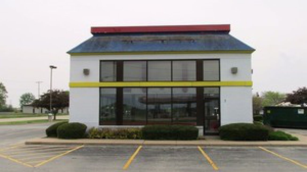 Pictures of Retail, Mixed Use property located at 1 Marquette Ave, Oglesby, IL 61348 for sales - image #1
