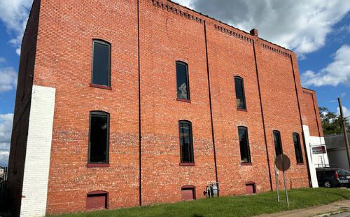 Pictures of Industrial property located at 322-326 E 15th St, New Albany, IN 47150 for sales - image #1