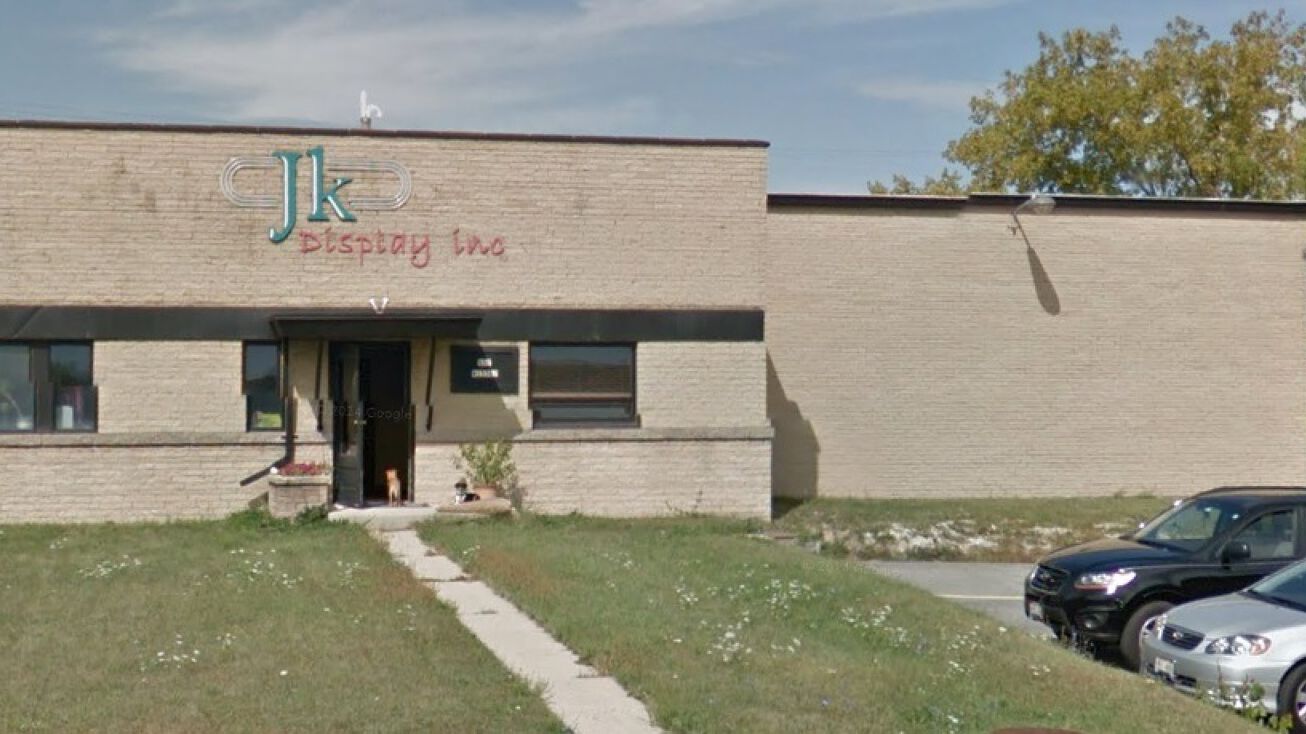 N57 W13302 Reichert Ave, Menomonee Falls, WI 53051