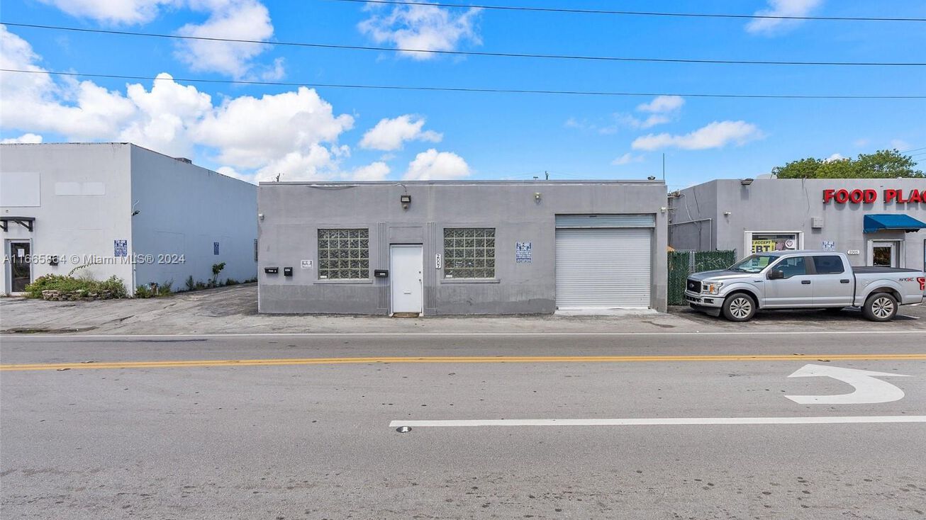 2007 Johnson St 2009, Hollywood, FL 33020