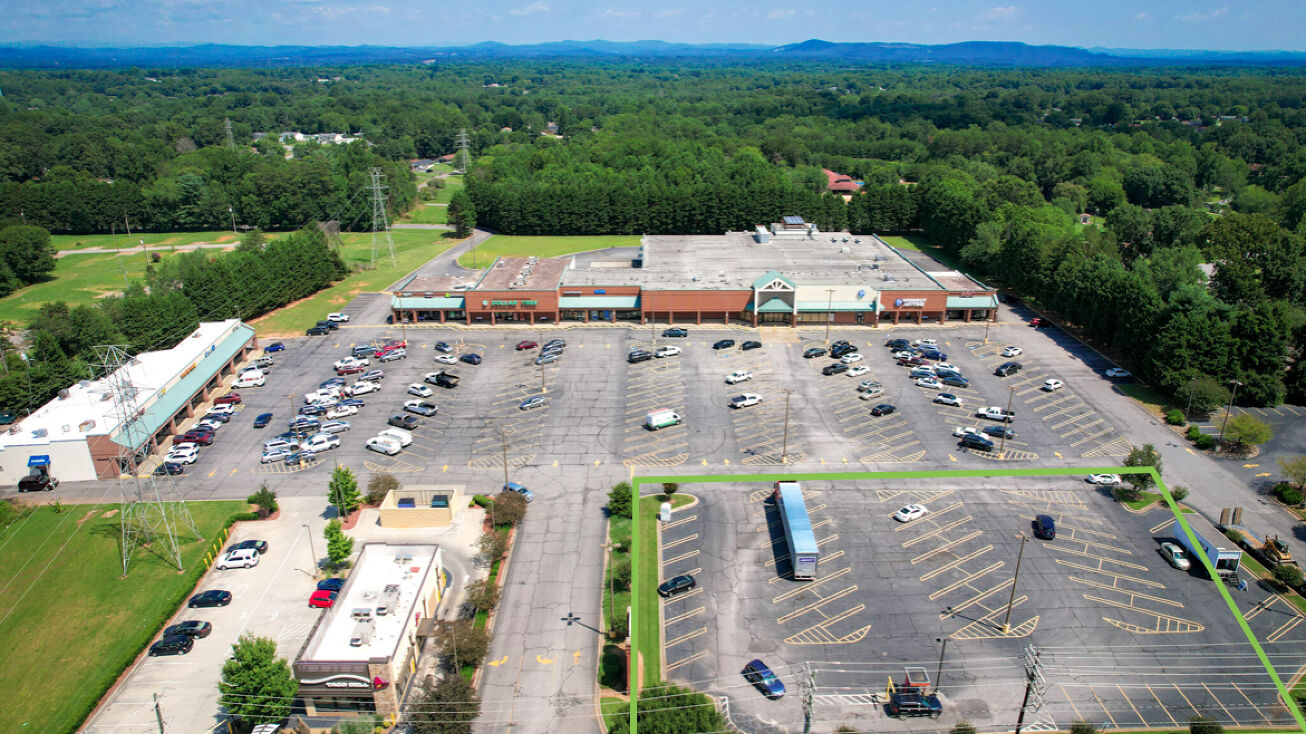 2515 Springs Rd NE, Hickory, NC 28601