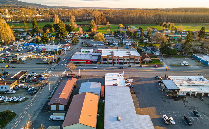 Pictures of Mixed Use, Office, Retail property located at 916 W Division St, Mount Vernon, WA 98273 for sales - image #1