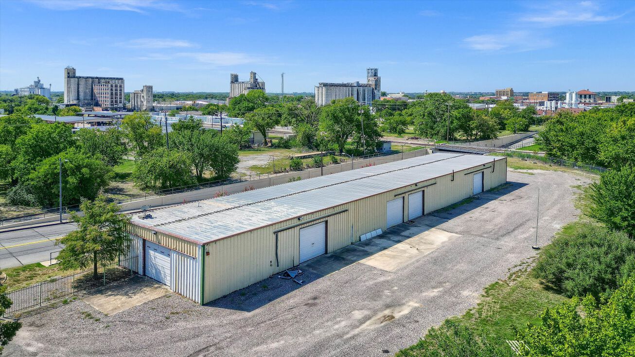 605 E Mulberry St, Sherman, TX 75090