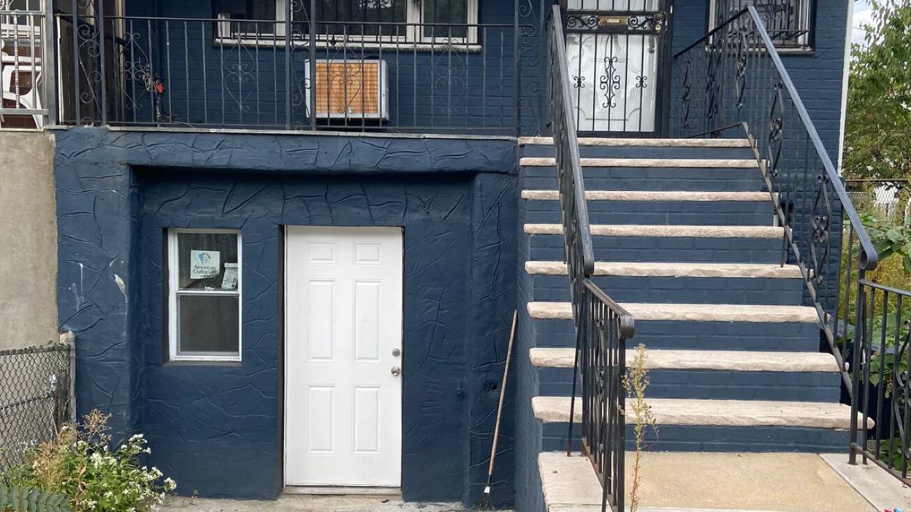 1065 Hegeman Ave, Brooklyn, NY 11208