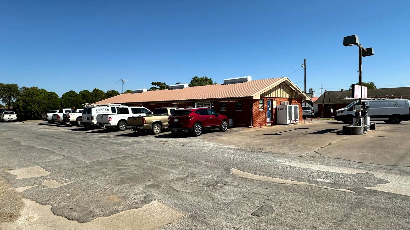 812 W Oklahoma Ave., Okeene, OK 73763