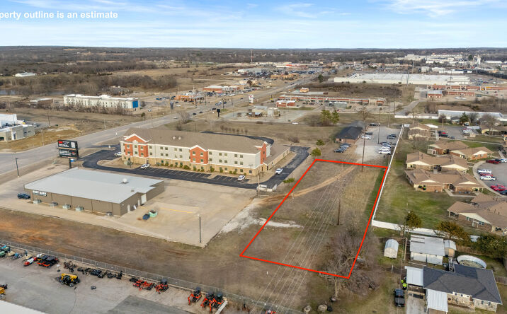 image of property at 1105 LONNIE ABBOTT BLVD Ada OK 74820