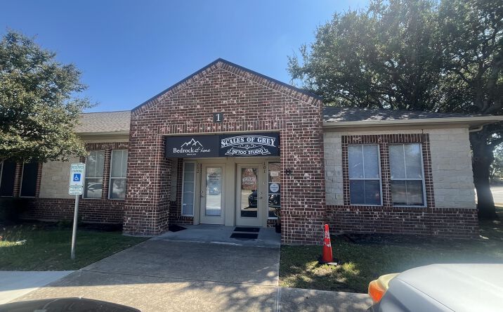 Pictures of Office property located at 595 Round Rock W Dr, Round Rock, TX 78681 for sales - image #1