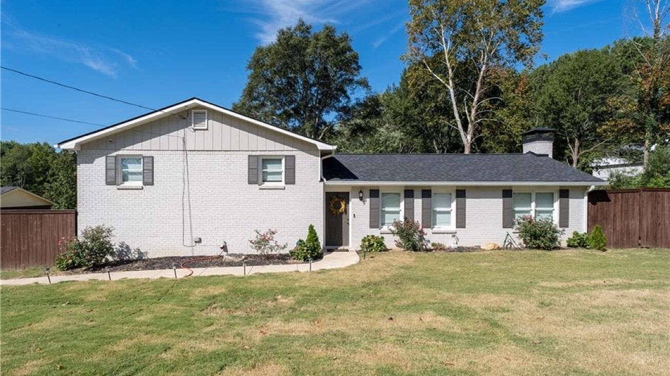 5481 Crossroads Drive, Acworth, GA 30102