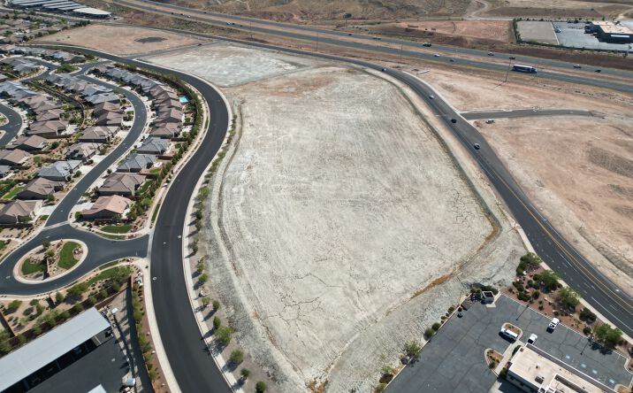 Pictures of Land property located at 4617 Pioneer Rd, St. George, UT 84790 for sales - image #1