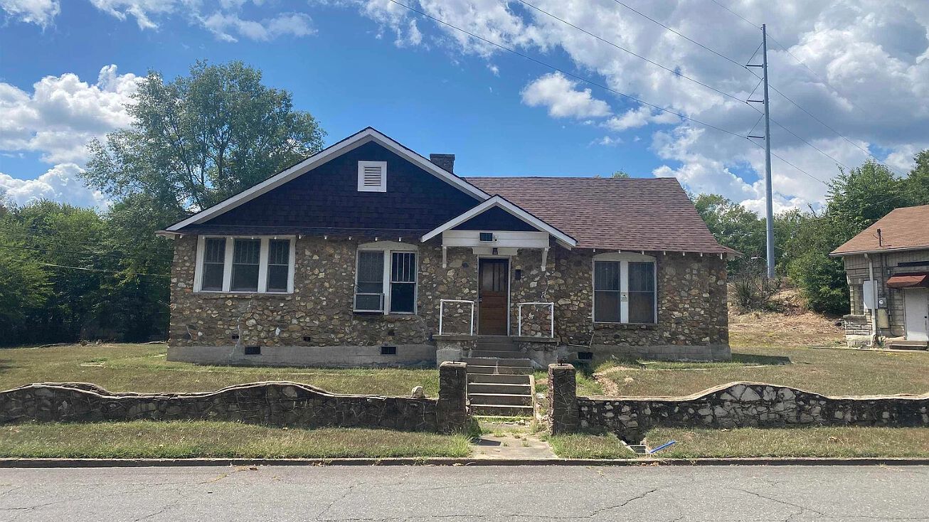 1148 Pleasant St, Hot Springs, AR 71901
