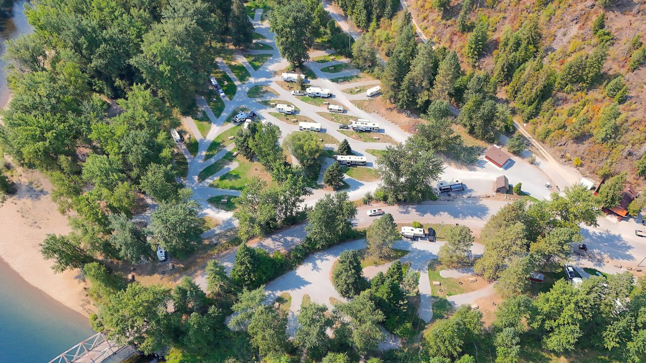 418 Old River Rd, Kingston, ID 83839