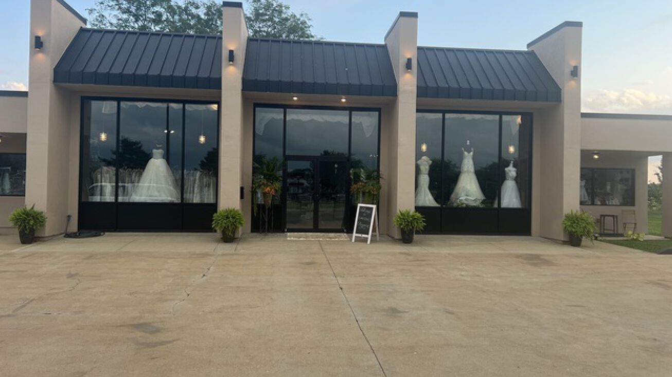 Pictures of Retail property located at 473 Brown Blvd, Bourbonnais, IL 60914 for sales - image #1
