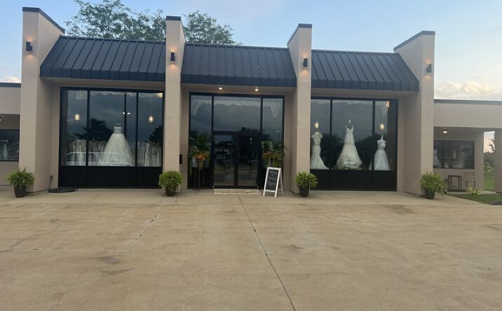 Pictures of Retail property located at 473 Brown Blvd, Bourbonnais, IL 60914 for sales - image #1