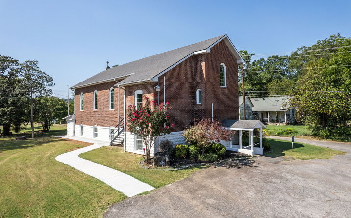 Pictures of Mixed Use property located at 104 N 13th St, Van Buren, AR 72956 for sales - image #1