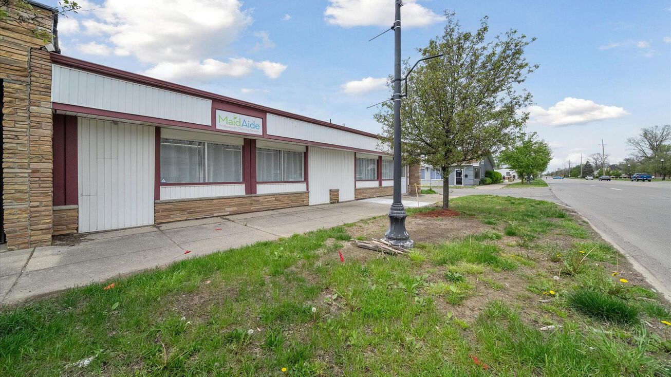 15499 Beech Daly, Redford Charter Township, MI 48239