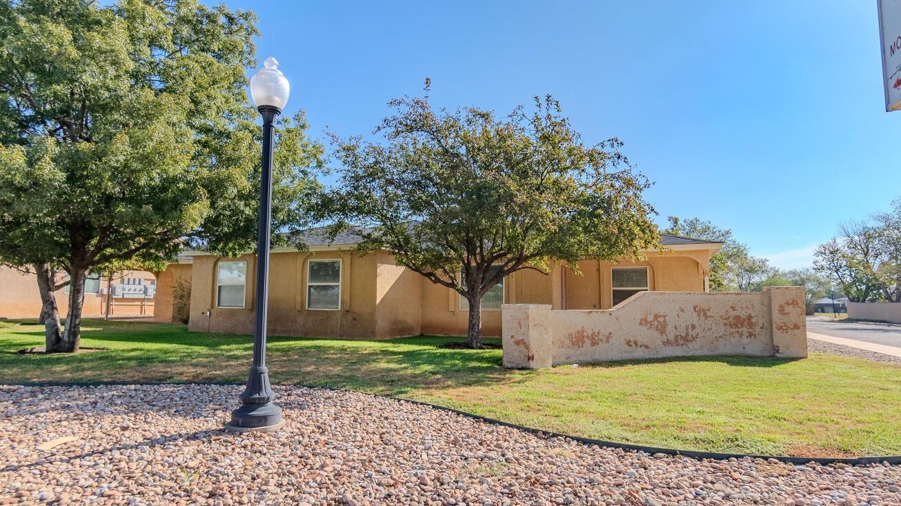 1105 N Norris A & B Street, Clovis, NM 88101