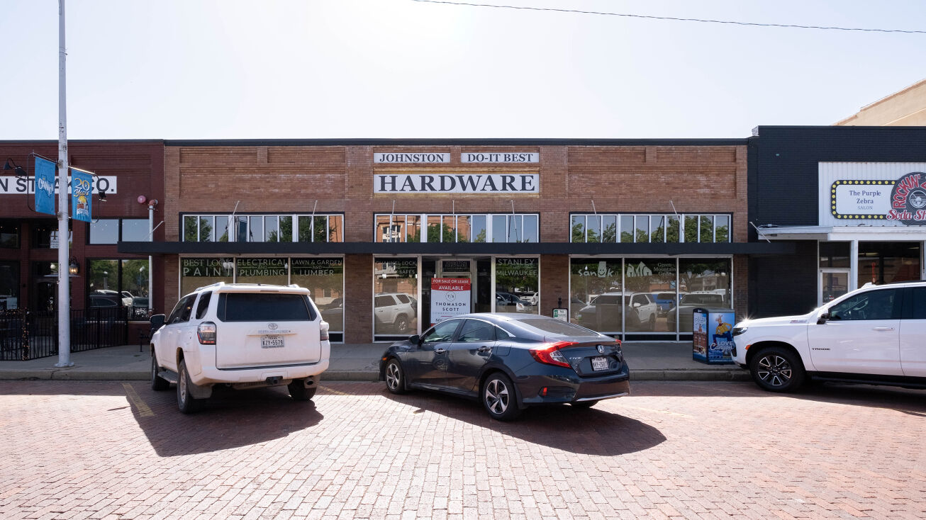 408 15th St, Canyon, TX 79015