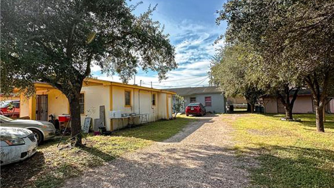 233 W 4th Street, La Joya, TX 78560
