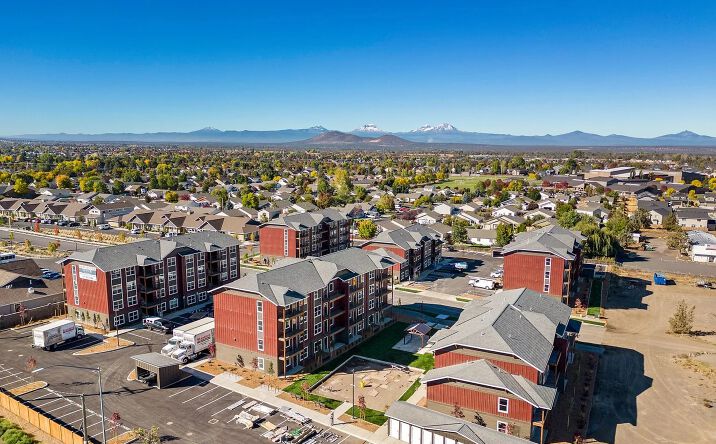 Pictures of Multifamily property located at 3025 NW 7th St, Redmond, OR 97756 for sales - image #1