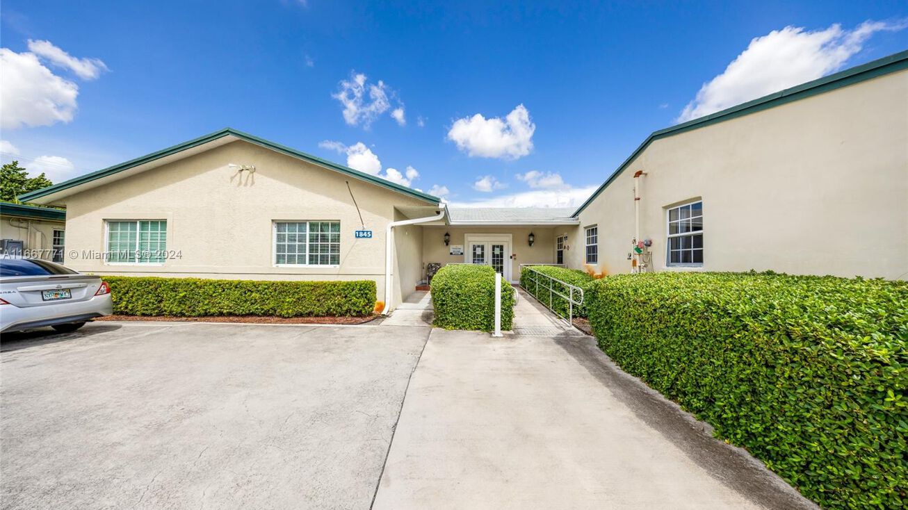 1845 Garfield St, Hollywood, FL 33020