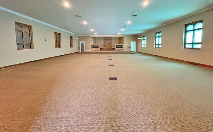 Pictures of Hospitality, Mixed Use, Office, Retail property located at 810 N Broadway St, Lebanon, OH 45036 for sales - image #1