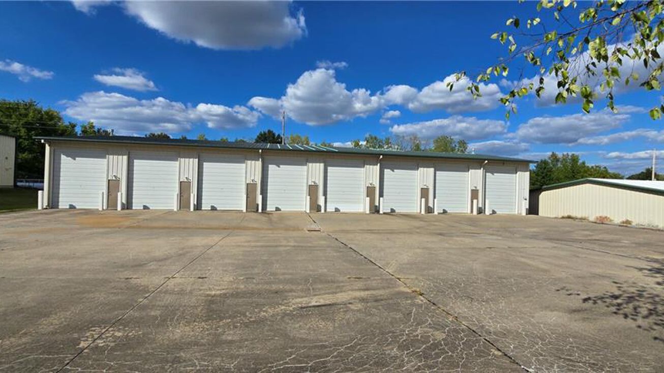 11308 E 218th Street, Peculiar, MO 64078