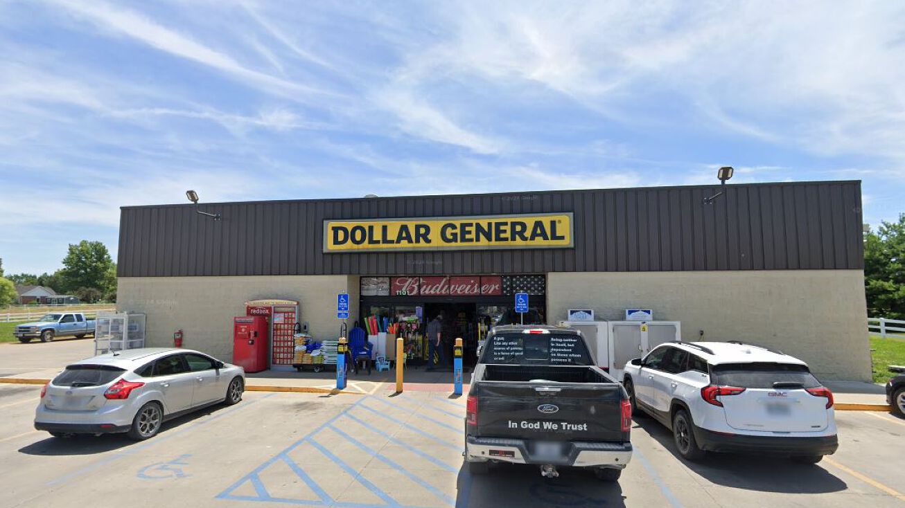 1101 E 10th St, Holden, MO 64040