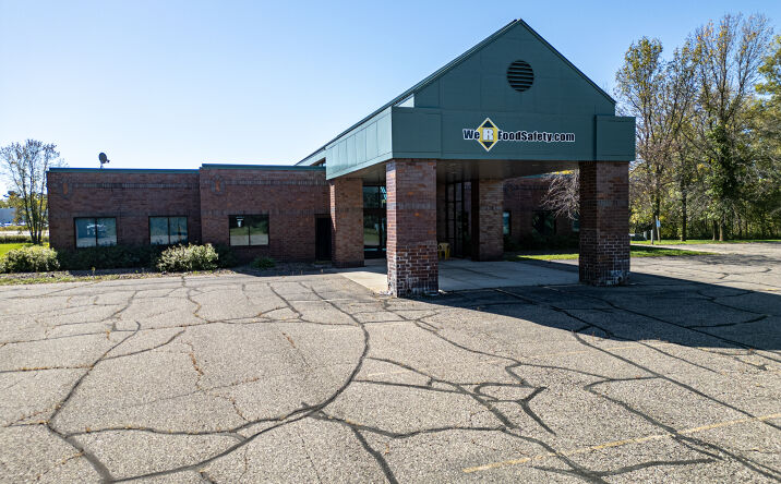 Pictures of Office property located at 2110 US-12, Menomonie, WI 54751 for sales - image #1