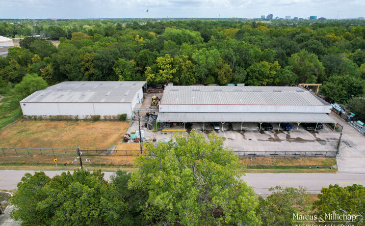 Pictures of Industrial property located at 11918 Adel Rd, Houston, TX 77067 for sales - image #1