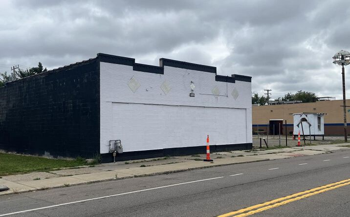 Pictures of Retail property located at 7514 Seven Mile E, Detroit, MI 48234 for sales - image #1