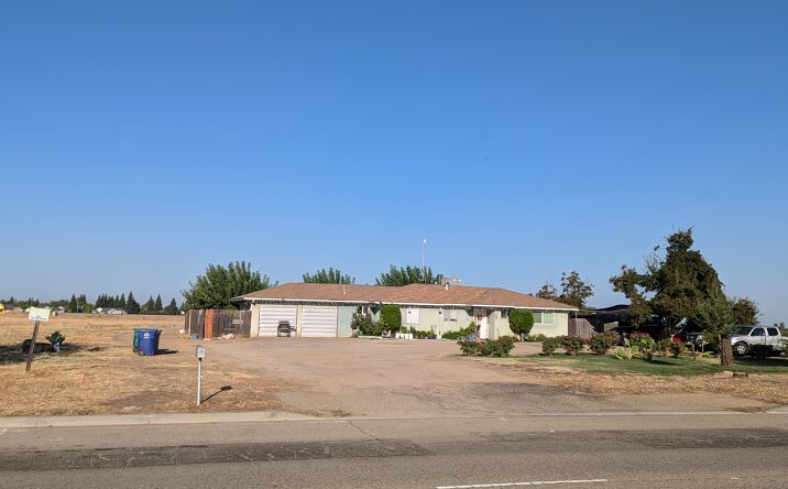 Pictures of Industrial, Land, Retail property located at 1155 S Academy Ave, Sanger, CA 93657 for sales - image #1