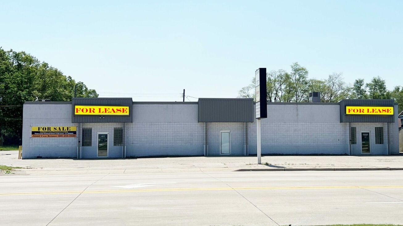 1387 E Laketon Ave, Muskegon, MI 49442