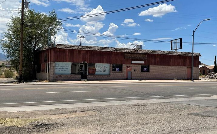 Pictures of Retail, Industrial, Mixed Use property located at 2032 E Andy Devine Avenue, Kingman, AZ 86401 for sales - image #1