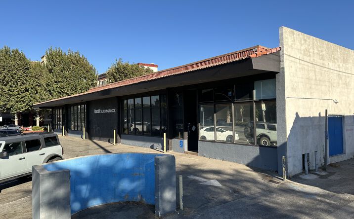 Pictures of Mixed Use, Retail property located at 22600 Lyons Ave, Santa Clarita, CA 91321 for sales - image #1